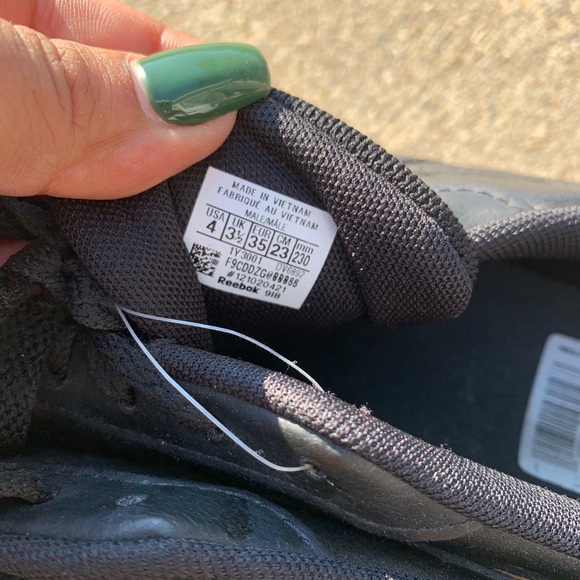 4Y Reebok - Picture 3 of 3